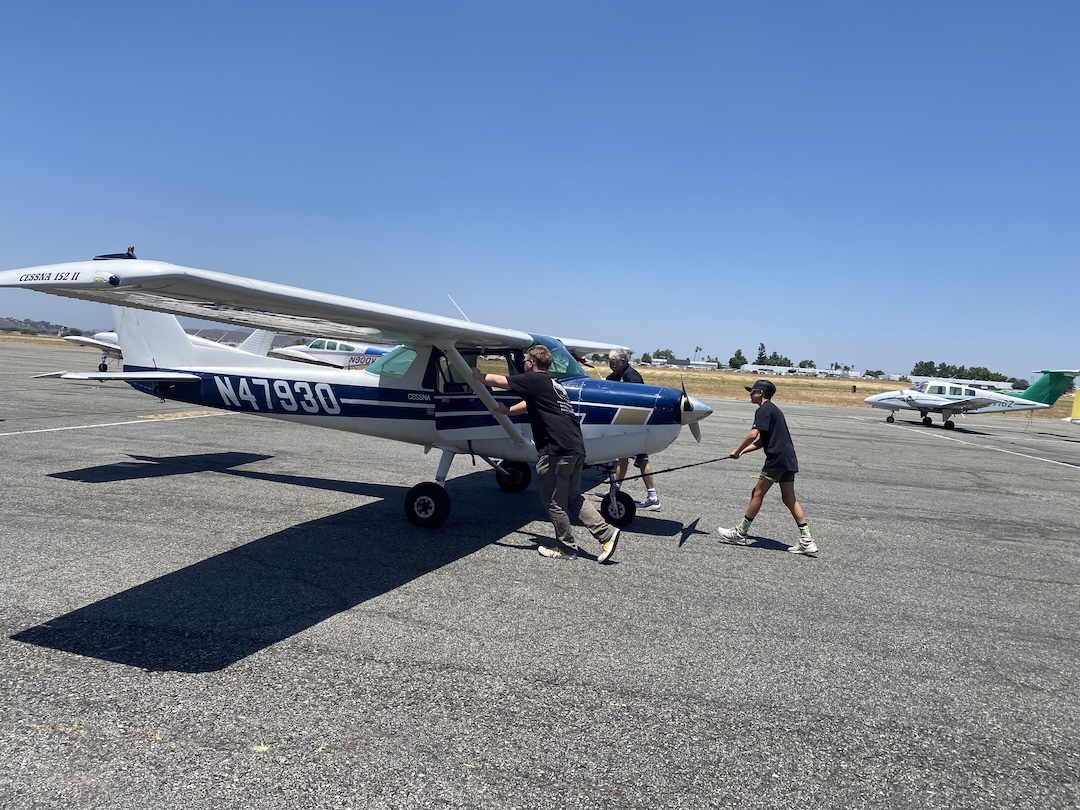 Taxiing a Cessna 152 at Riverside Airport